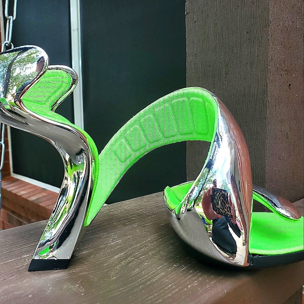EU sz 36 sci-fi chrome pumps, open toe